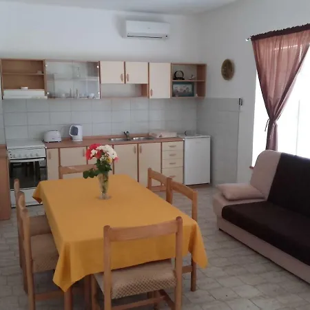 Apartment Vlado *